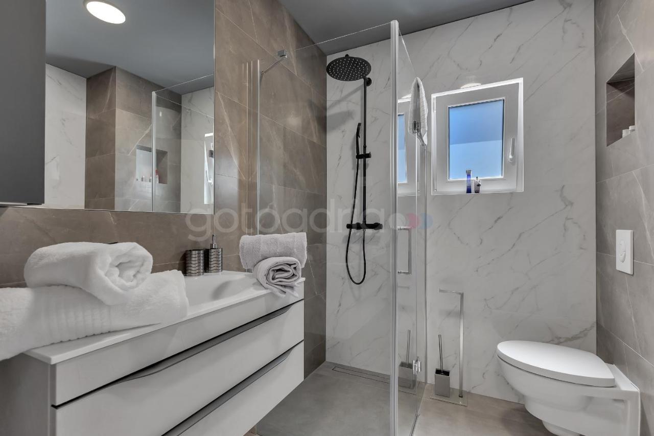 Luxury Seaview Apt Luki - Free Parking Makarska Exteriör bild